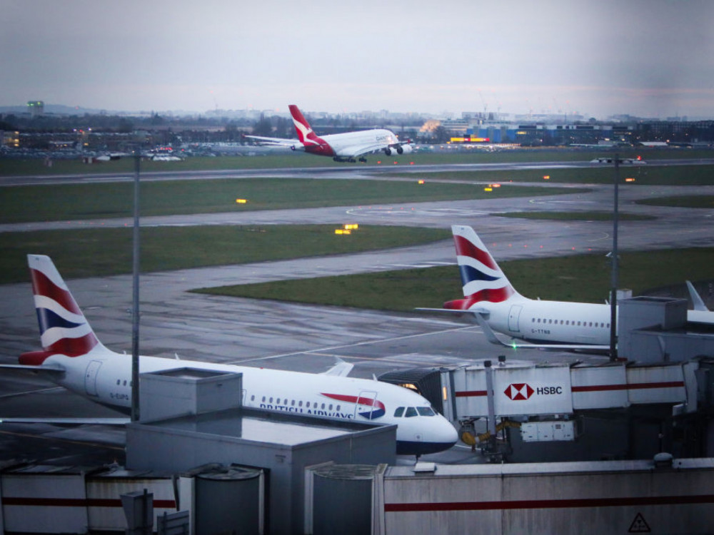 Evropska letališča s težavami po kibernetskem napadu, kako je na Brniku?