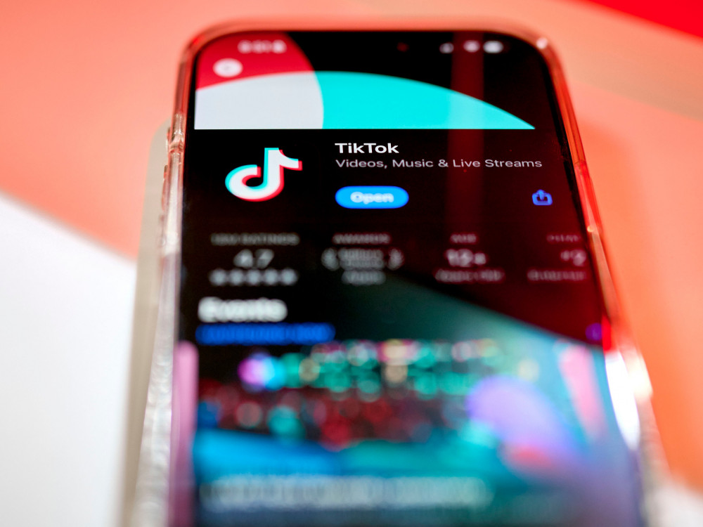 Mali trg, veliki izzivi: slovenski TikTokerji gledajo čez mejo