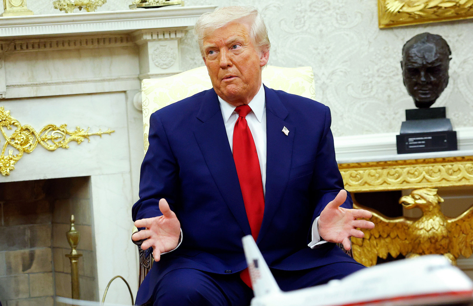 Trumpa obtožujejo 'tržne manipulacije'