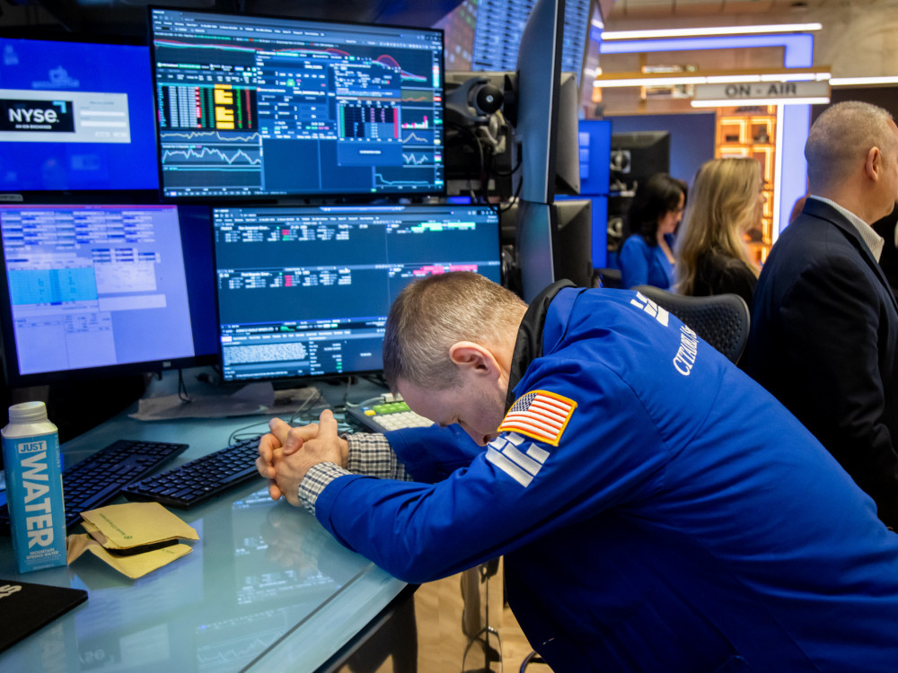 Terminske pogodbe na ameriške delnice padajo, v ospredju Veličastnih sedem