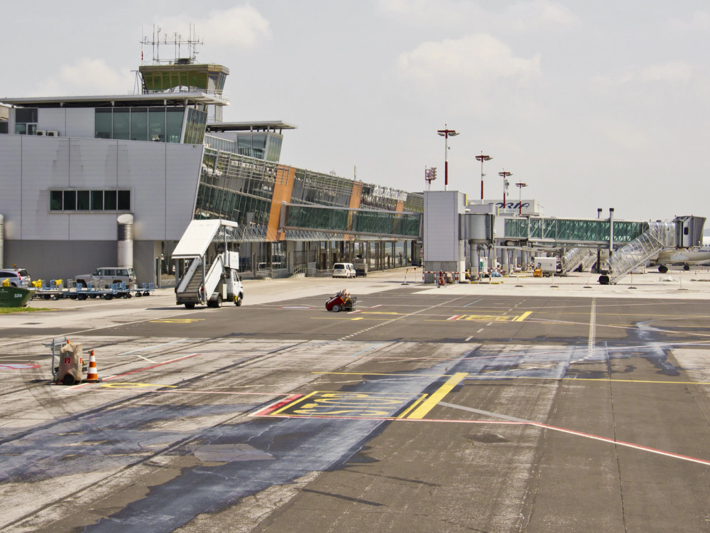 Zaspan začetek leta za Brnik, raven iz leta 2019 že letos?