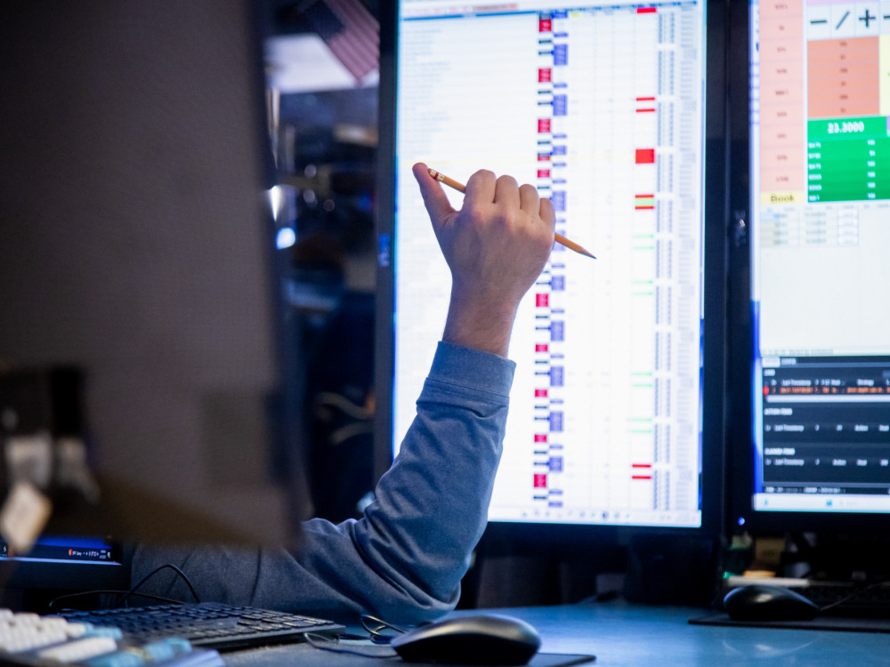 Goldman Sachs popravil napoved za indeks S&P 500