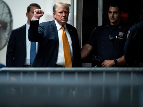 Trump naj bi s Putinom govoril v ponedeljek