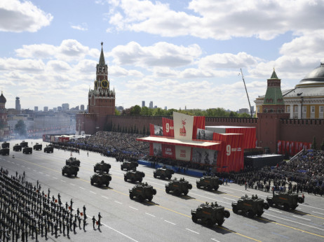 Ruska podjetja iščejo državno pomoč, medtem ko vojna obremenjuje proračun