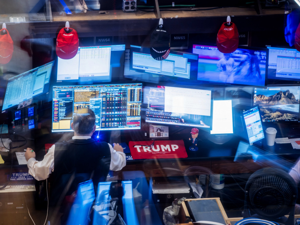 Top 5 novic za začetek dneva: Kam se vlagatelji skrivajo pred carinami?