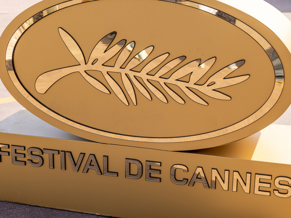 Filmski festival v Cannesu v znamenju vojn, carin in novih pravil na rdeči preprogi