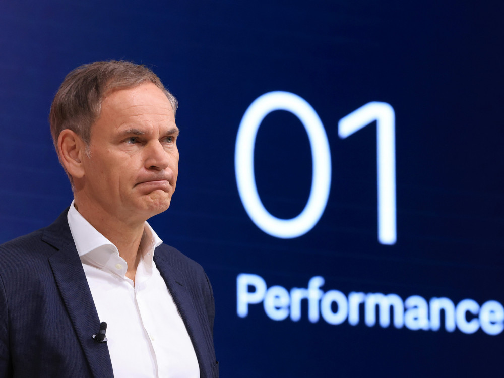 Vodi dve podjetji: Delničarji Volkswagna zahtevajo odstop s Porscheja