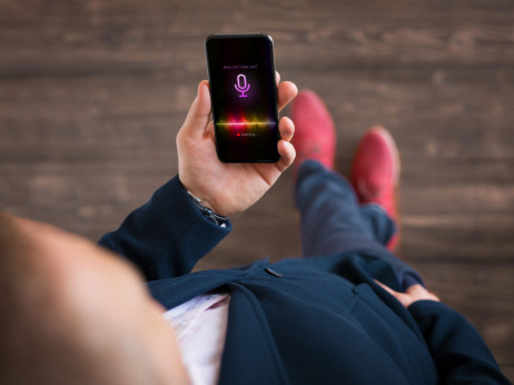 Apple razmišlja o uporabi Anthropic ali OpenAI za pogon Siri