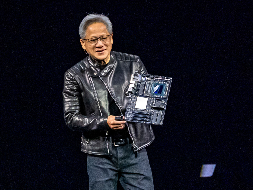Nvidia drvi proti tržni kapitalizaciji štirih tisoč milijard dolarjev