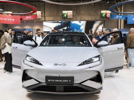 Tesla v Evropi izgublja bitko s kitajskim BYD