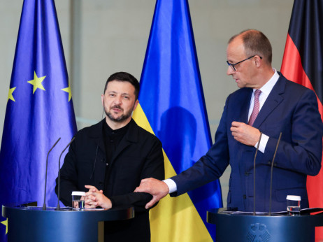 Nemčija, Francija in Velika Britanija pripravljajo načrt za vključitev Putina v pogovore o Ukrajini