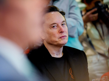 Top 5 novic za začetek dneva: Elon Musk ostro nad Donalda Trumpa
