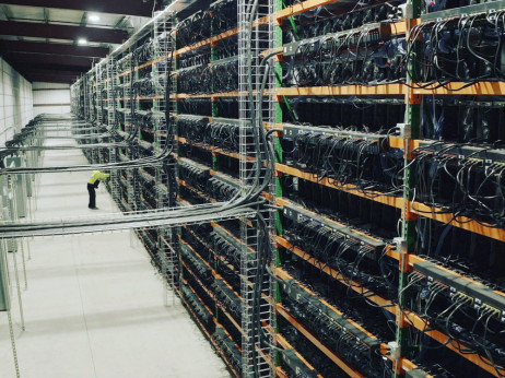 Applied Digital s sedemmilijardnim AI dogovorom, delnica skočila za 50 odstotkov