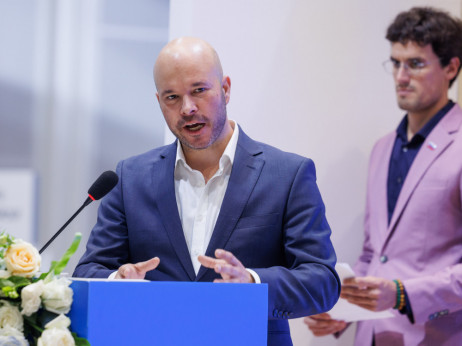 Kaj je Matevž Frangež povedal o večstomilijonski investiciji v Sloveniji?
