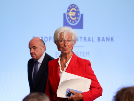 Lagarde: 'Napočil je trenutek globalnega evra'