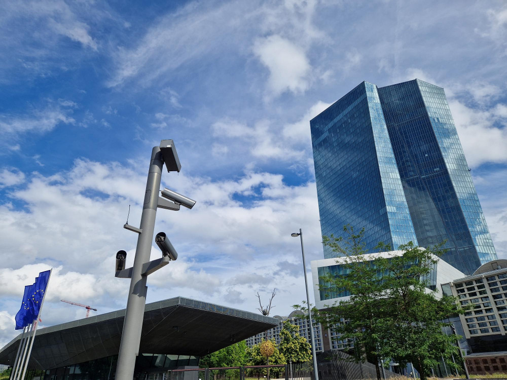 ECB se še ne bo zganila v senci Trumpove trgovinske vojne