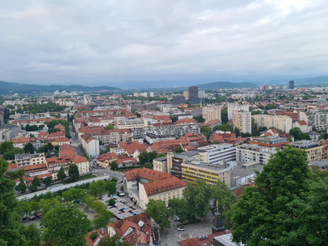 Kako so se na dražbah prodajala stanovanja v Ljubljani