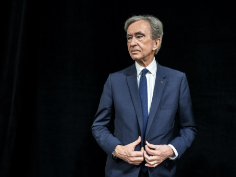 Kralj luksuza Bernard Arnault v težavah. Kaj se dogaja v ozadju LVMH?