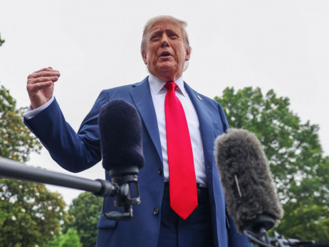 Trump daje diplomaciji z Iranom še dva tedna priložnosti