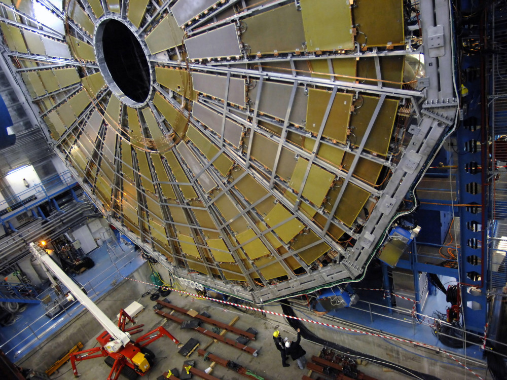 Slovenija v Cernu: članstvo lahko odklene milijone v gospodarstvu