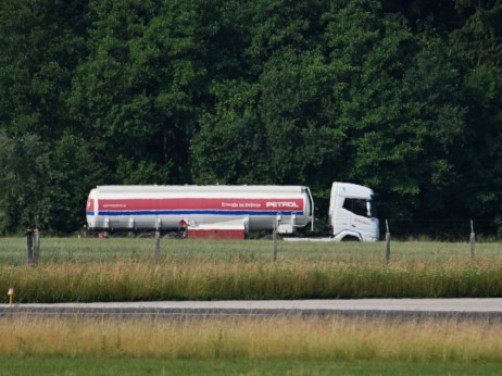 Petrol in Vlada sklenila, da sproščanje blagovnih rezerv ni potrebno