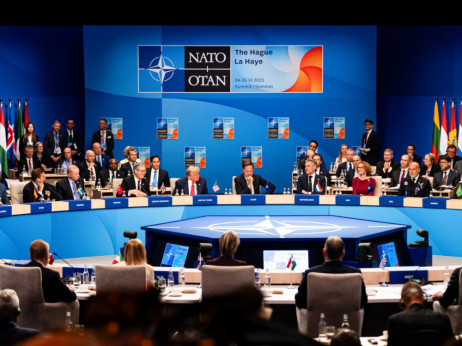 Nato z zgodovinskim načrtom: obrambni izdatki pet odstotkov BDP-ja