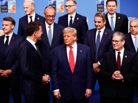 Nato ladja se ziblje, a kapitan je vsaj zadovoljen