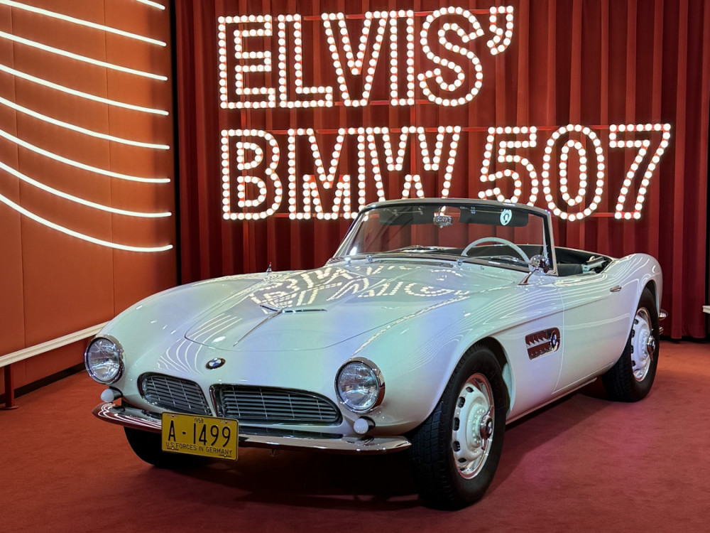 Bili smo v BMW-jevem muzeju v Münchnu: Tu zgodovina ne stoji – temveč pospešuje