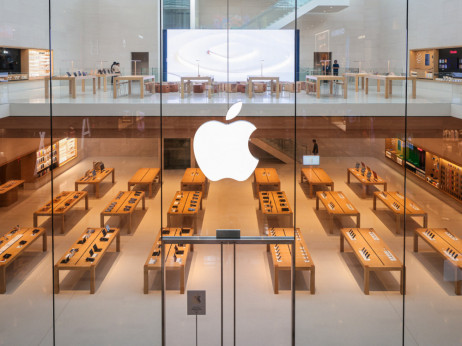 Apple pripravlja svoj prvi prenosnik MacBook z zaslonom na dotik