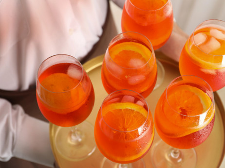 Spritz ekonomija: kako je preprosta pijača postala globalni fenomen
