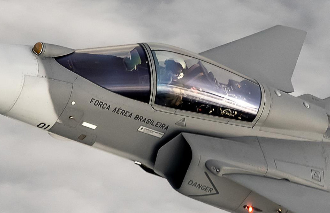 Orožar Saab presegel pričakovanja, delnica v nebo