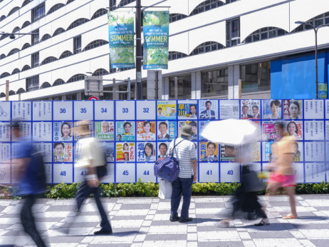 Japonska koalicija bo verjetno izgubila večino, premier Išiba namerava ostati