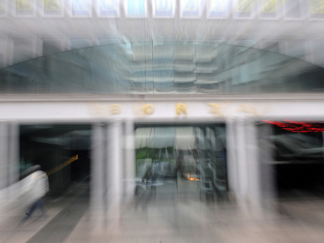 Ljubljanska borza krvavi, delnice tudi več kot 7 odstotkov cenejše