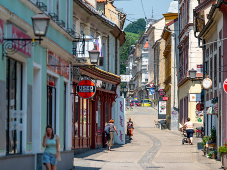 Državljani BiH v Slovenijo po službo, po novem kupijo tudi največ nepremičnin