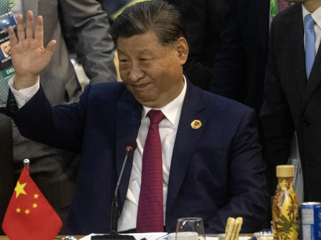 Putin na Kitajskem ob začetku diplomatskega vrtinca