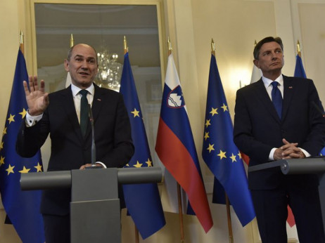 Kdo so 'vlogerji' slovenske politike in kako nagovarjajo volivce?