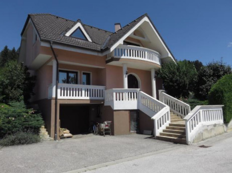 To so hiše, ki ji boste lahko kupili na dražbah