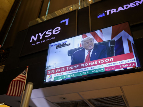 Trumpov carinski dan: Izgube delnic se zaradi carin nadaljujejo