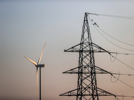 Velika podnebne obljube bledijo, svet pa zaostaja za ciljem obnovljivih virov energije