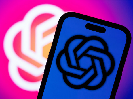 OpenClaw in temna plat AI-agentov: viralna rast, varnostna tveganja in OpenAI