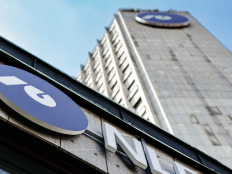 NLB v prvem polletju z upadom dobička
