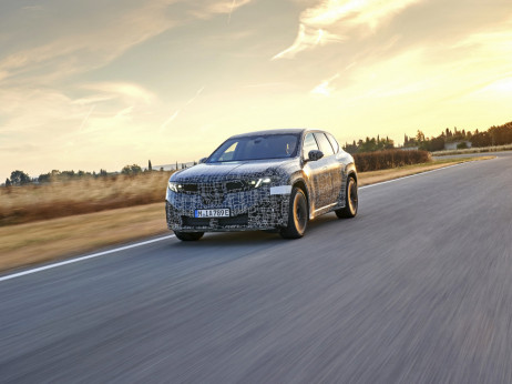 BMW zakorakal v novo dobo in izzval Kitajce