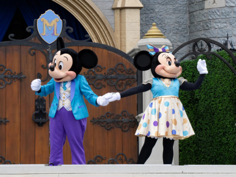 Top 5 novic za začetek dneva: Walt Disney z milijardno investicijo, Oracle razočaral