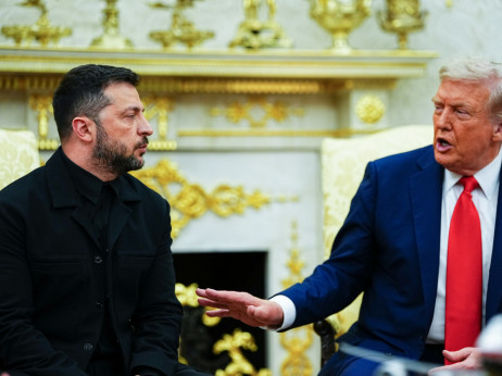 Trump in Zelenski za zaprtimi vrati, Putin čaka na klic