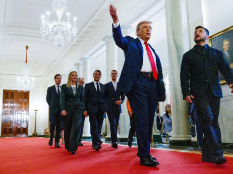 Ukrajini razvoj, Rusiji ozemlje, ZDA orožarski posli, EU pa stroški miru?