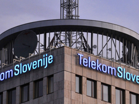 Imate delnico Telekoma Slovenije? Analitiki izpostavili močan udarec, ki ga utegne zadeti