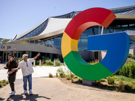 EU Google kaznovala s trimilijardno globo - kako se bo odzval Trump?