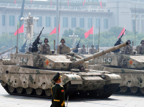 Zaskrbljujoč prizor: Xi, Putin, Jong Un in ogromno orožja