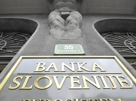 Top 5 novic za začetek dneva: pogajanja z Iranom, intervju z guvernerjem, cene hrane