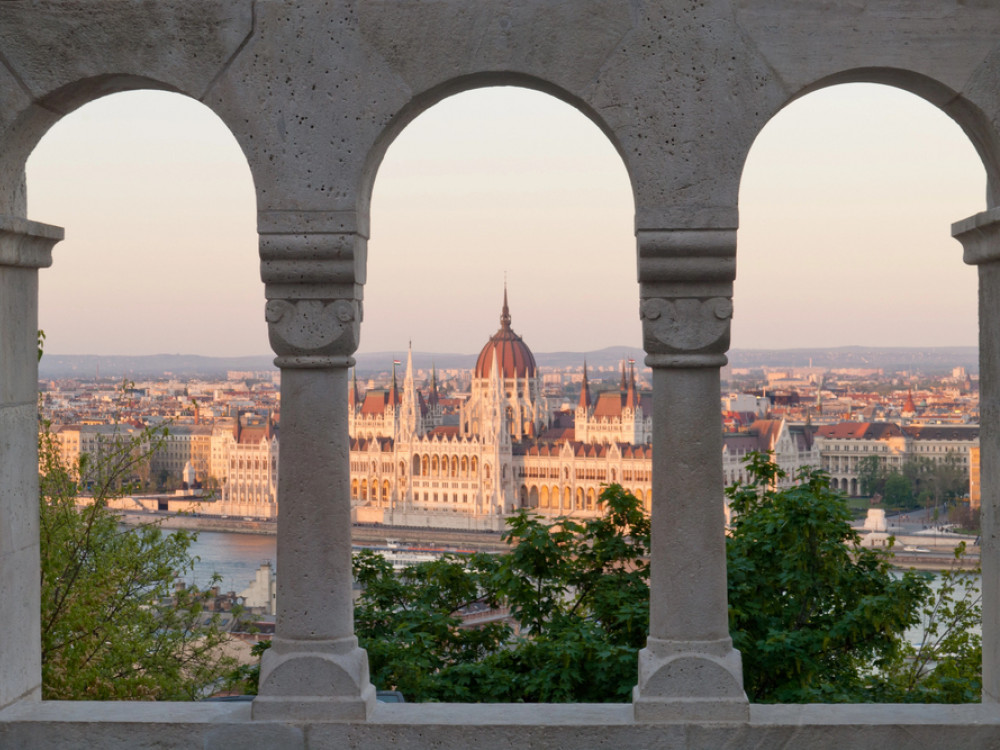 Kontroverzna obnova Budimskega gradu: ohranjanje zgodovine ali prevara?